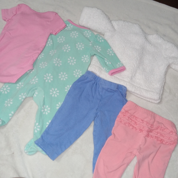 Carter's Baby Girl 3M Bundle - Picture 4 of 5